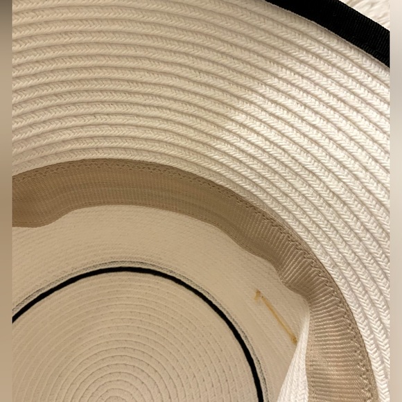 Camellia flower bucket hat - Picture 6 of 6